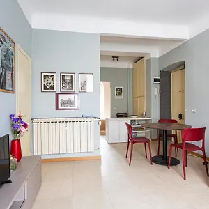 Your Nest In - Via Cantoni Appartement